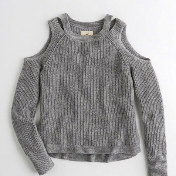 *NEW* Hollister Cold Shoulder Gray Sweater Medium - Picture 8 of 8